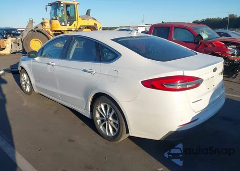 2019 Ford Fusion Hybrid Sel z USA, uszkodzony, nr VIN 3FA6P0MU8KR118261